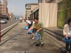 打ち水写真（中電清水営様）